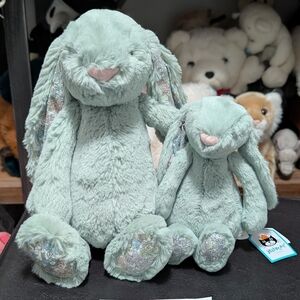 Jellycat Medium And Small Sage Blossom Bunnies